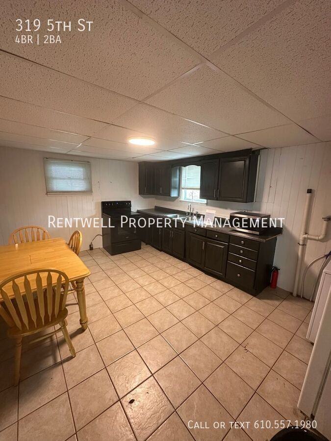 319 5th St - Photo 4 of 18