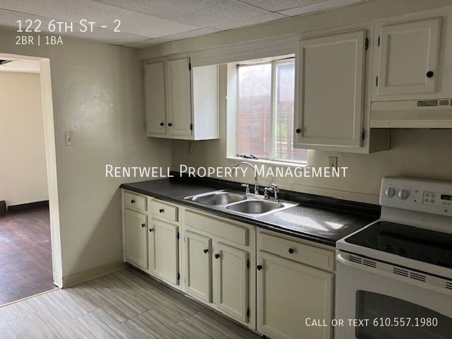 122 6th St #2 - Photo 7 of 15