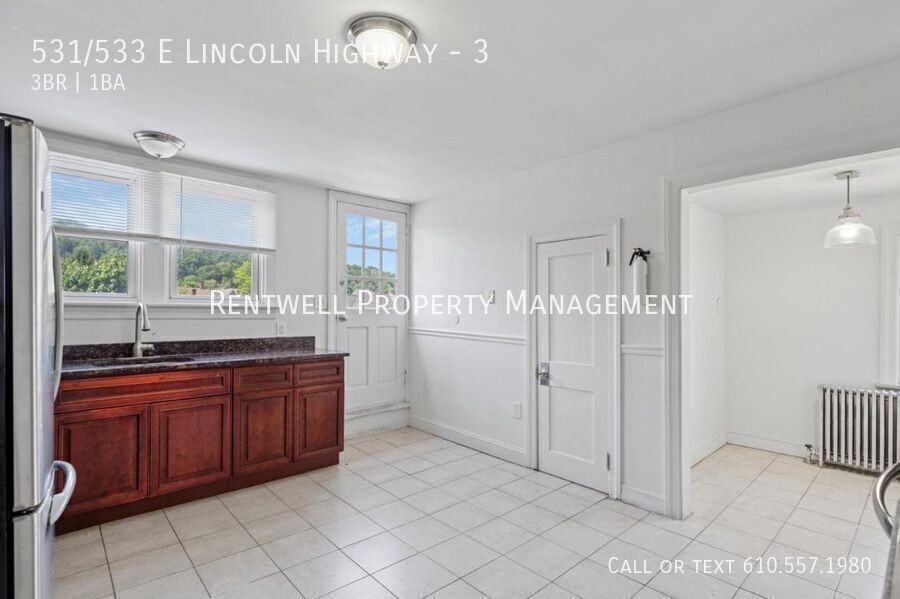 LINCOLN & #3 - Photo 4 of 17