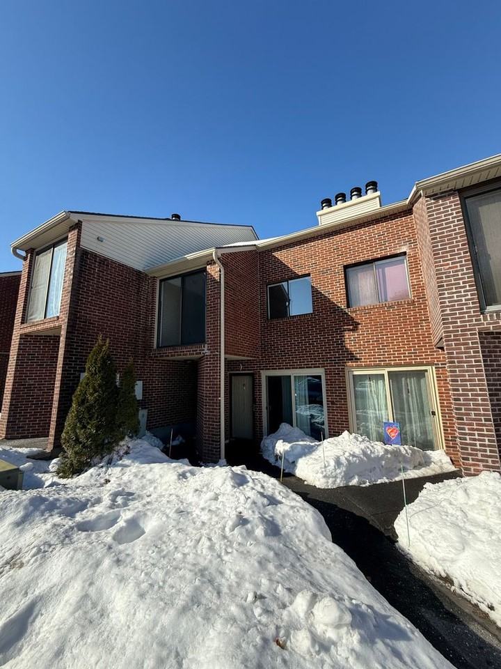 279 Redstone Hill Rd - Photo 3 of 8