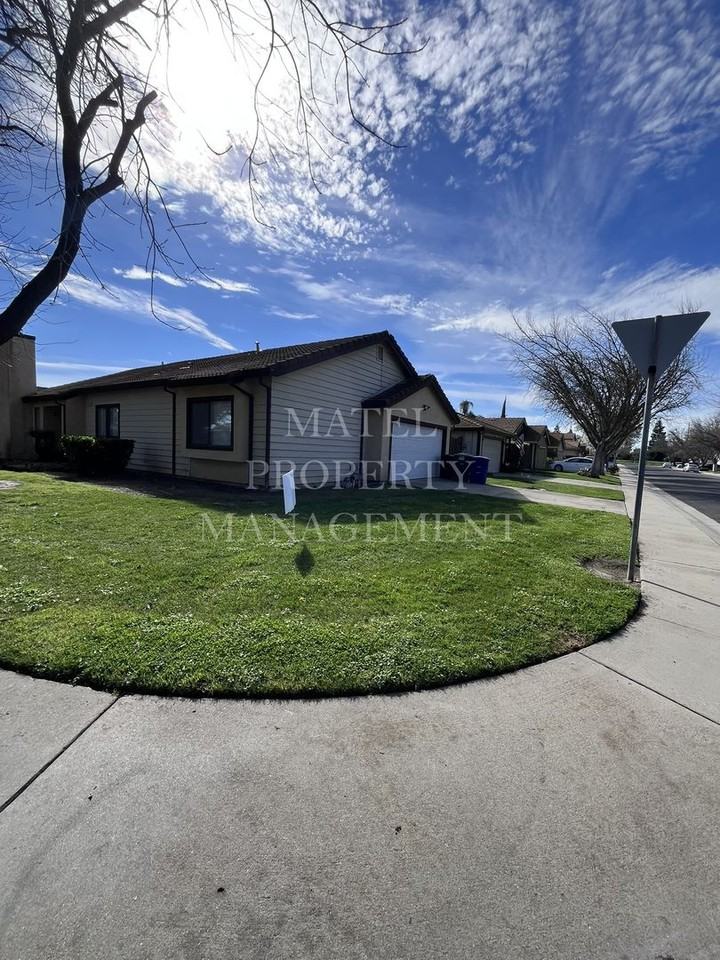 509 Pirinen Ln - Photo 2 of 12