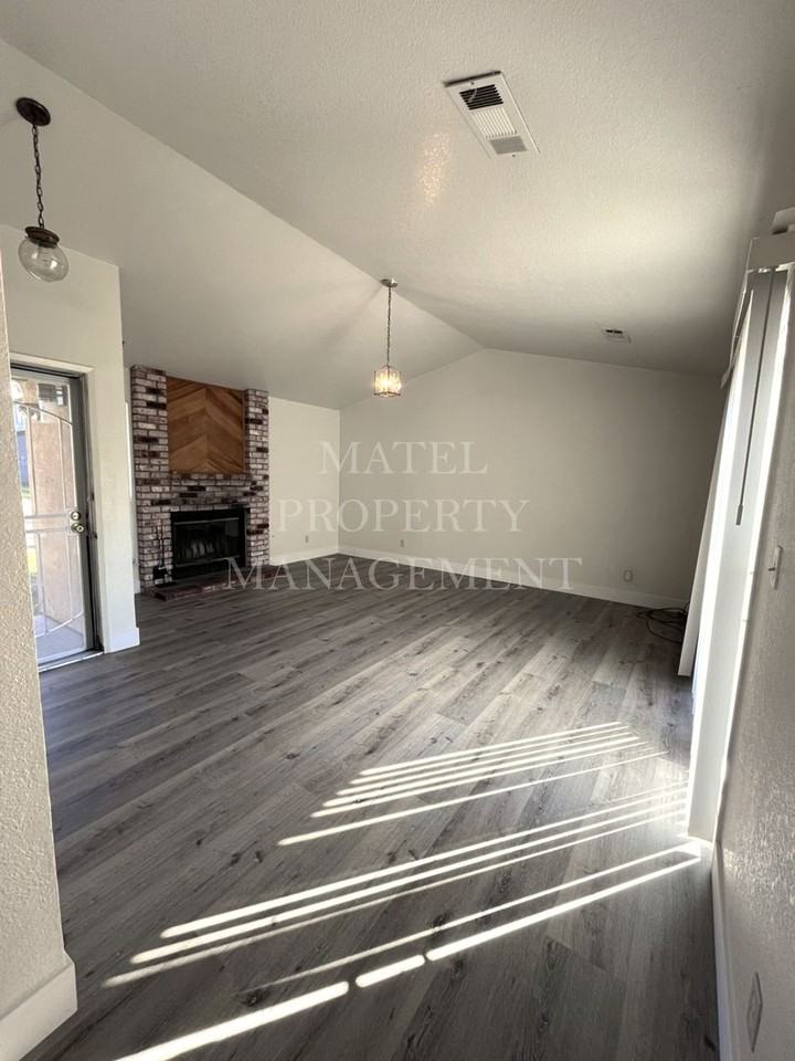 509 Pirinen Ln - Photo 4 of 12