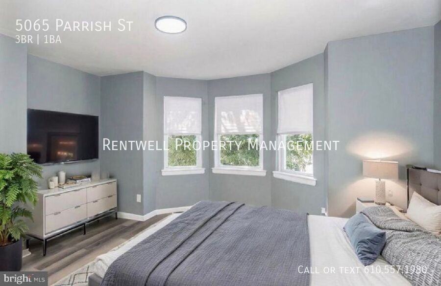 5065 Parrish St - Photo 5 of 14