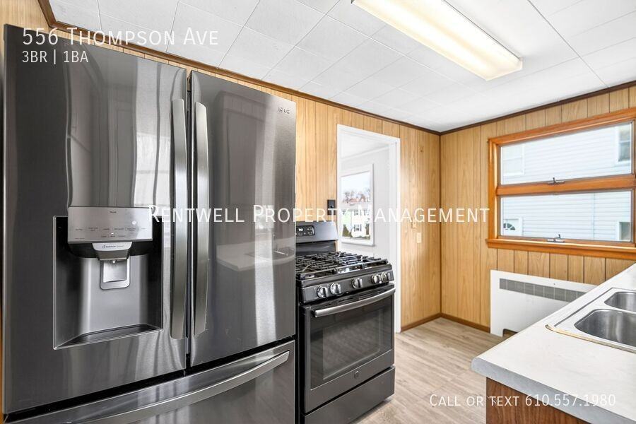 556 Thompson Ave - Photo 4 of 36