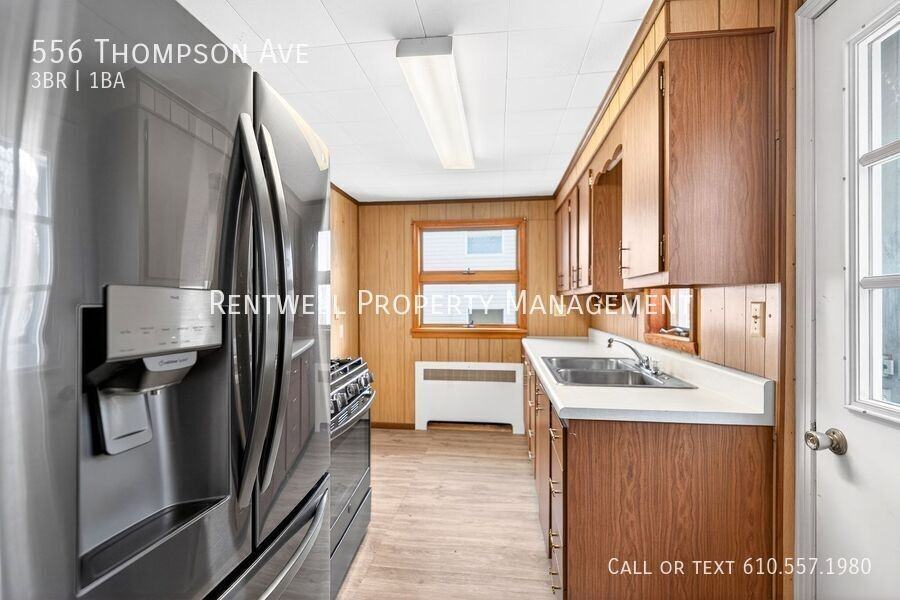 556 Thompson Ave - Photo 5 of 36