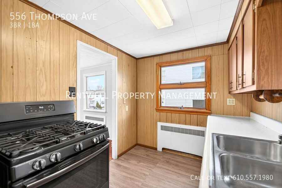 556 Thompson Ave - Photo 6 of 36