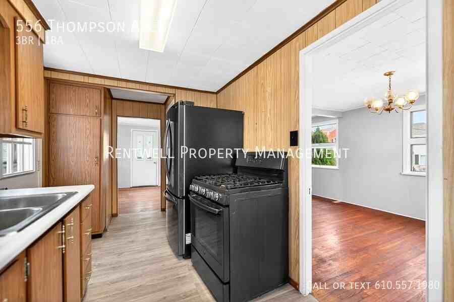 556 Thompson Ave - Photo 7 of 36