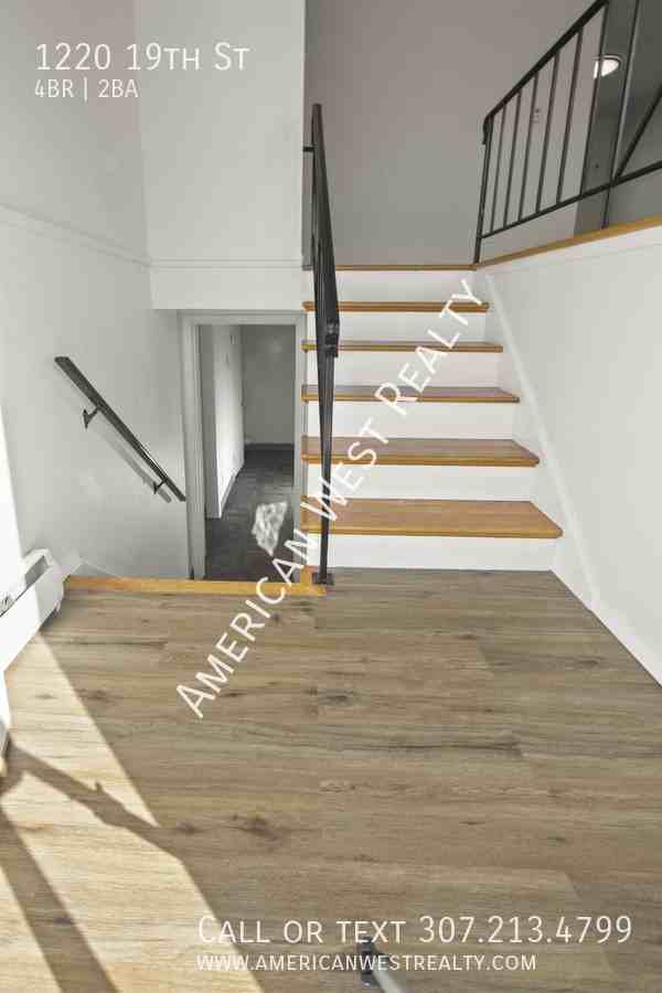 1220 19th St - Photo 2 of 16