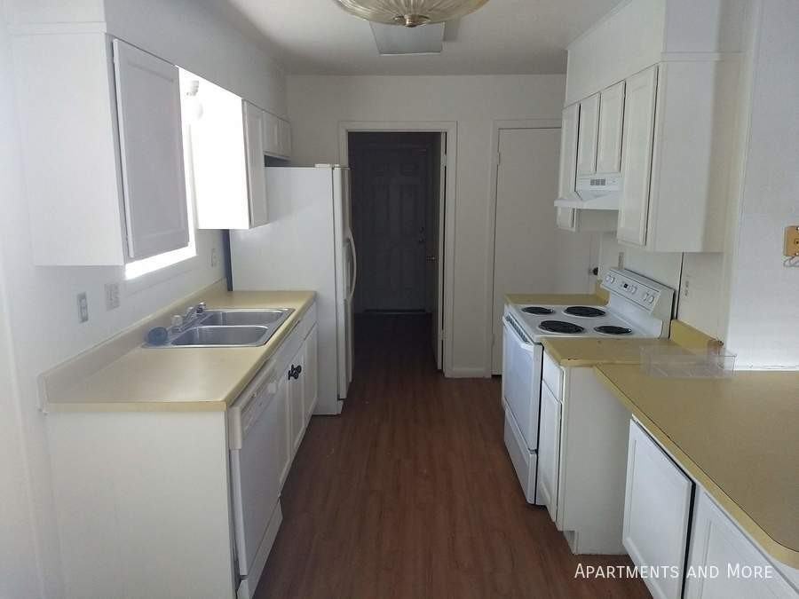 707 Allen St - Photo 4 of 23