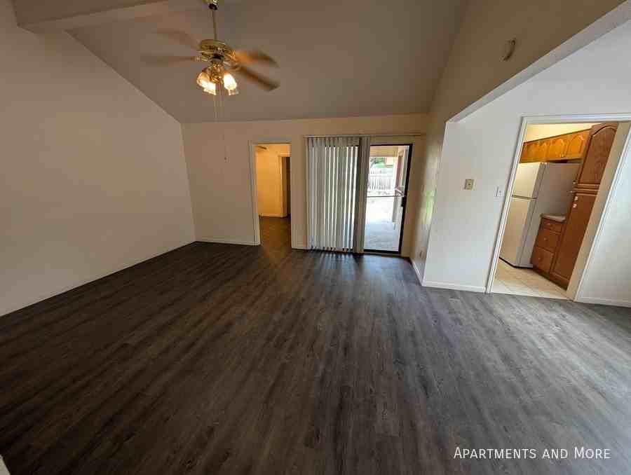 1000 Columbia St #B - Photo 4 of 19