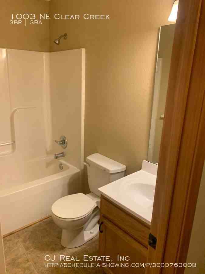 1003 Ne Clear Creek Dr - Photo 7 of 8