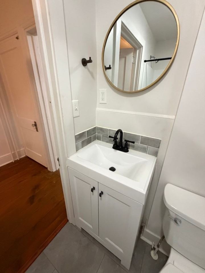 338 Lancaster Ave - Photo 2 of 8