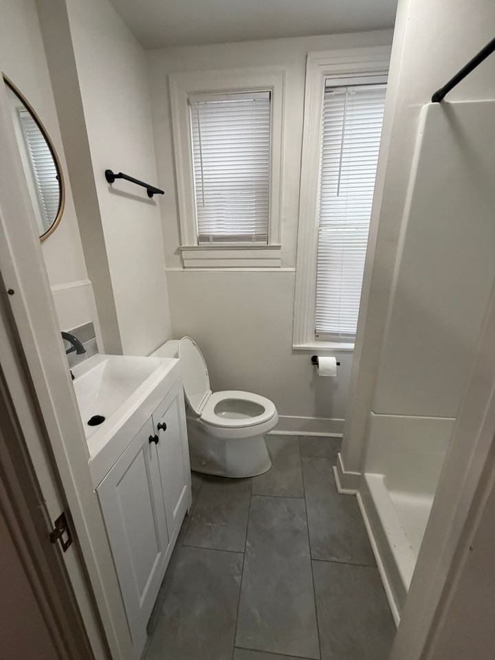 338 Lancaster Ave - Photo 3 of 8