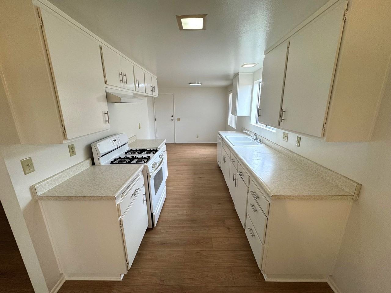 703 Bismark Ave - Photo 7 of 27