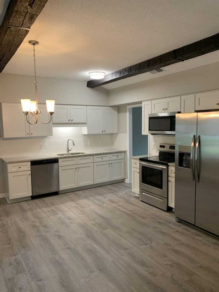 203 Leeds Gate Rd - Photo 2 of 5