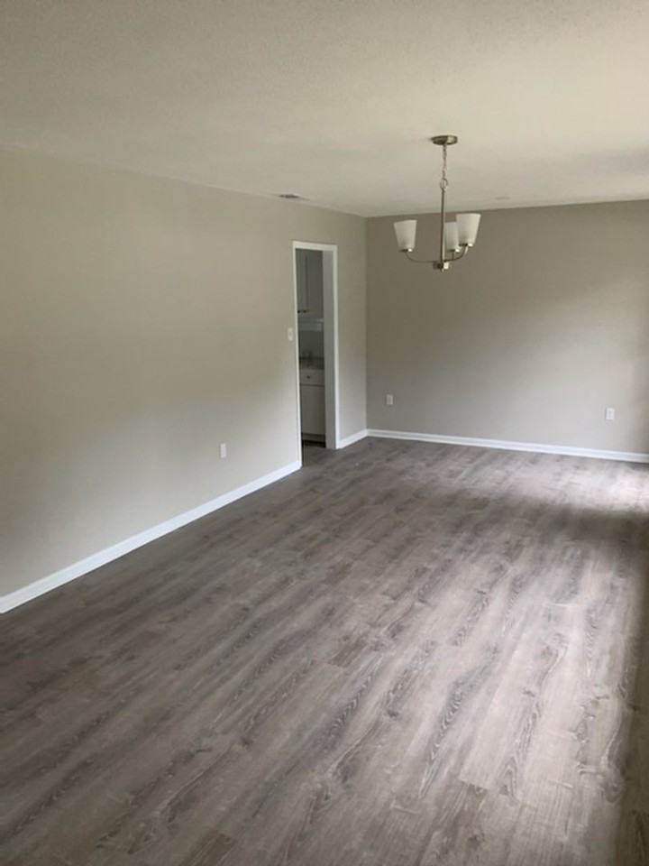 203 Leeds Gate Rd - Photo 3 of 5