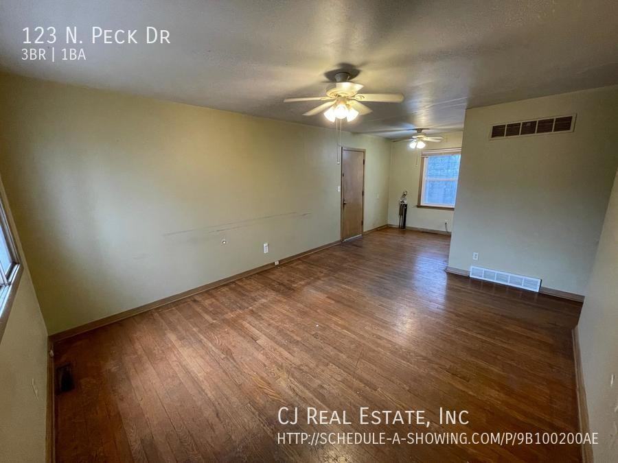 123 N Peck Dr - Photo 2 of 6