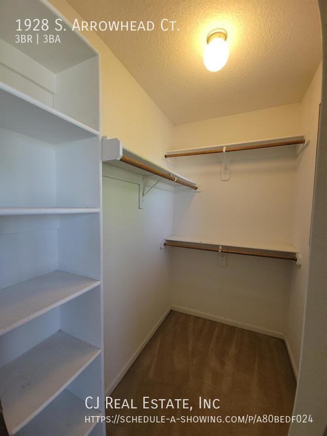 1928 S Arrowhead Ct - Photo 6 of 11