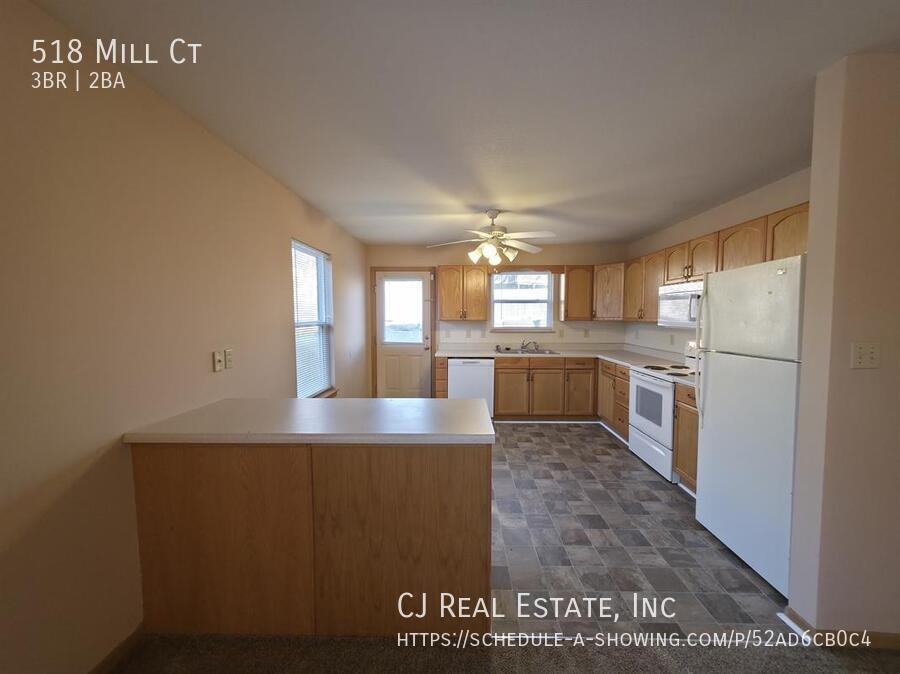 518 Nw Mill Ct - Photo 3 of 11