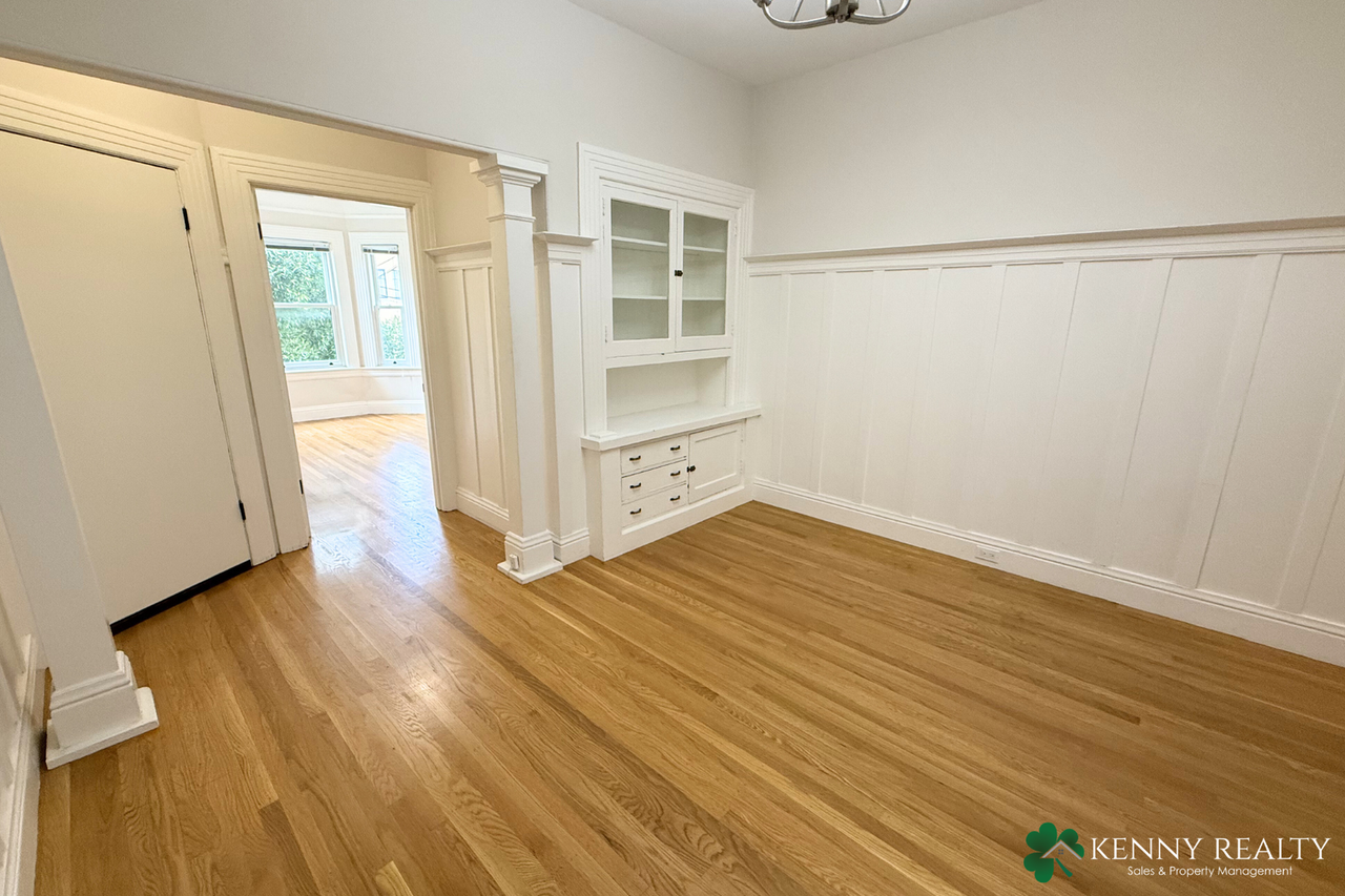 443 Connecticut St - Photo 4 of 13