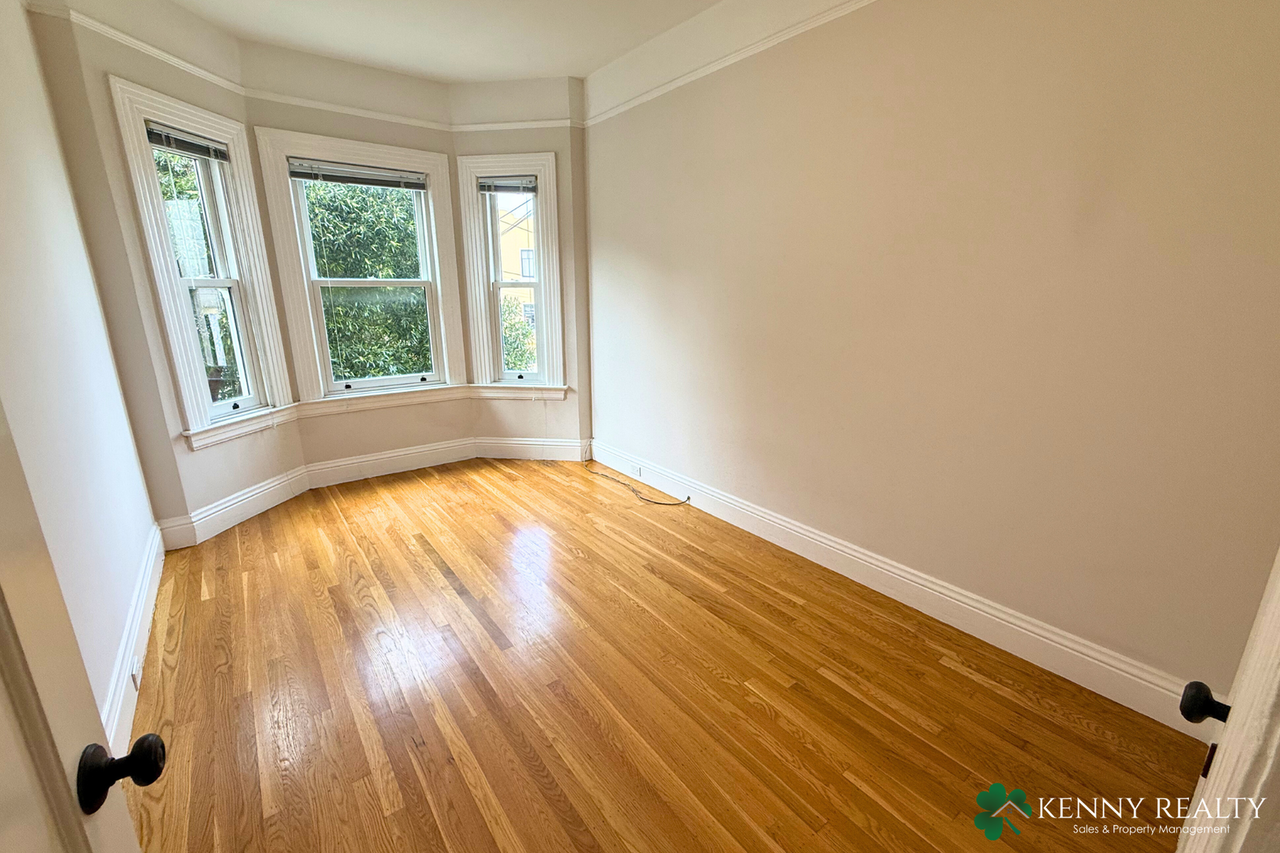 443 Connecticut St - Photo 7 of 13