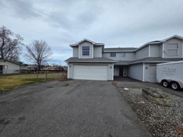 featured image of E 8th Ave