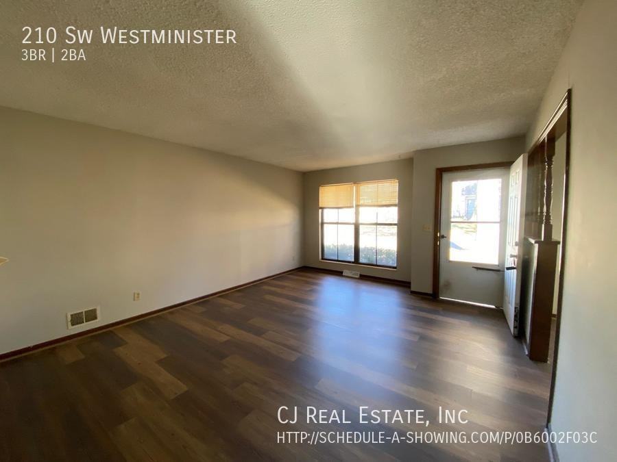 210 Sw Westminister Rd - Photo 3 of 11