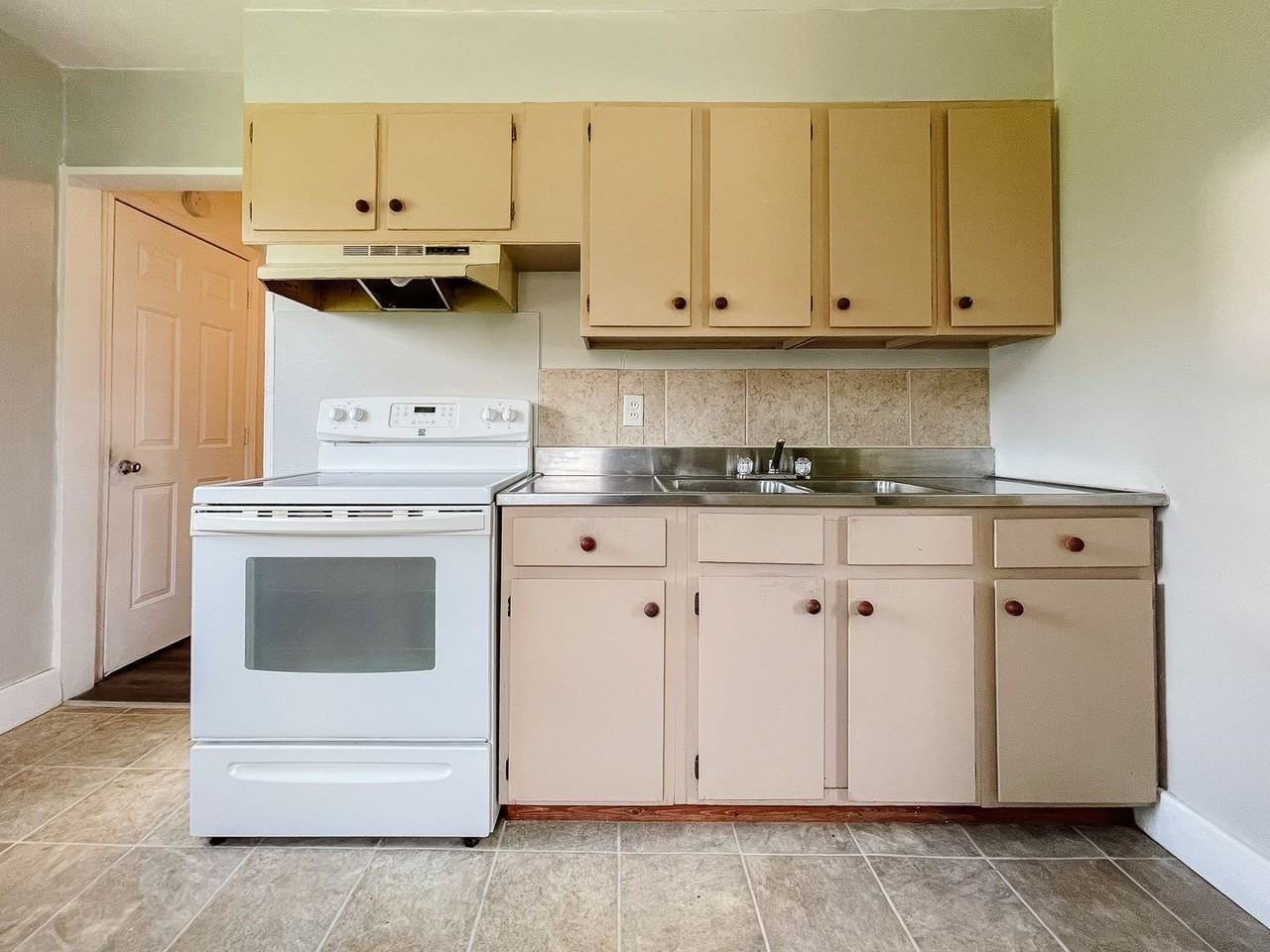 2017 E 24th St - Photo 3 of 13