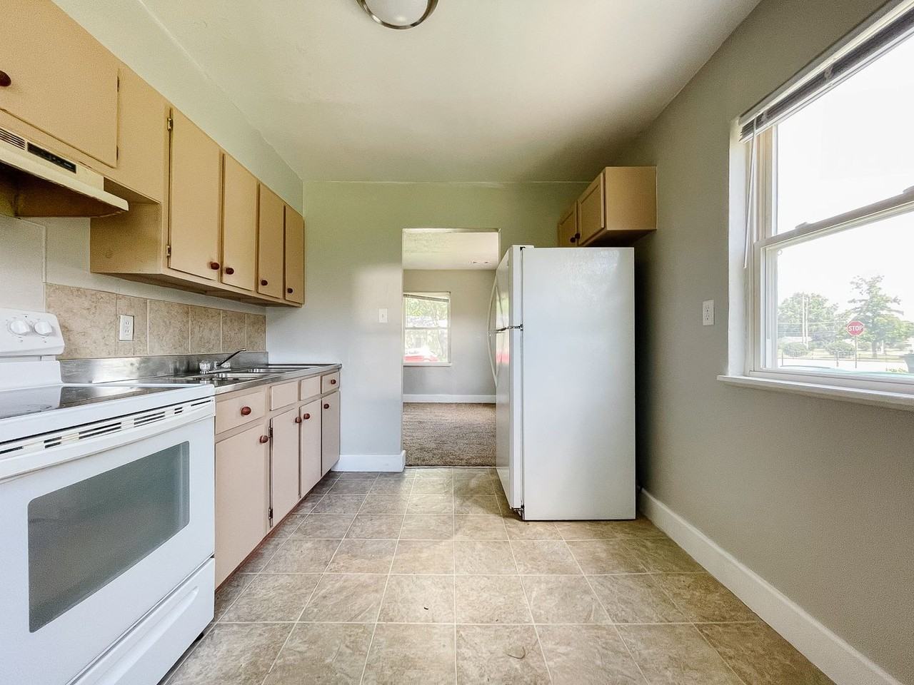 2017 E 24th St - Photo 4 of 13