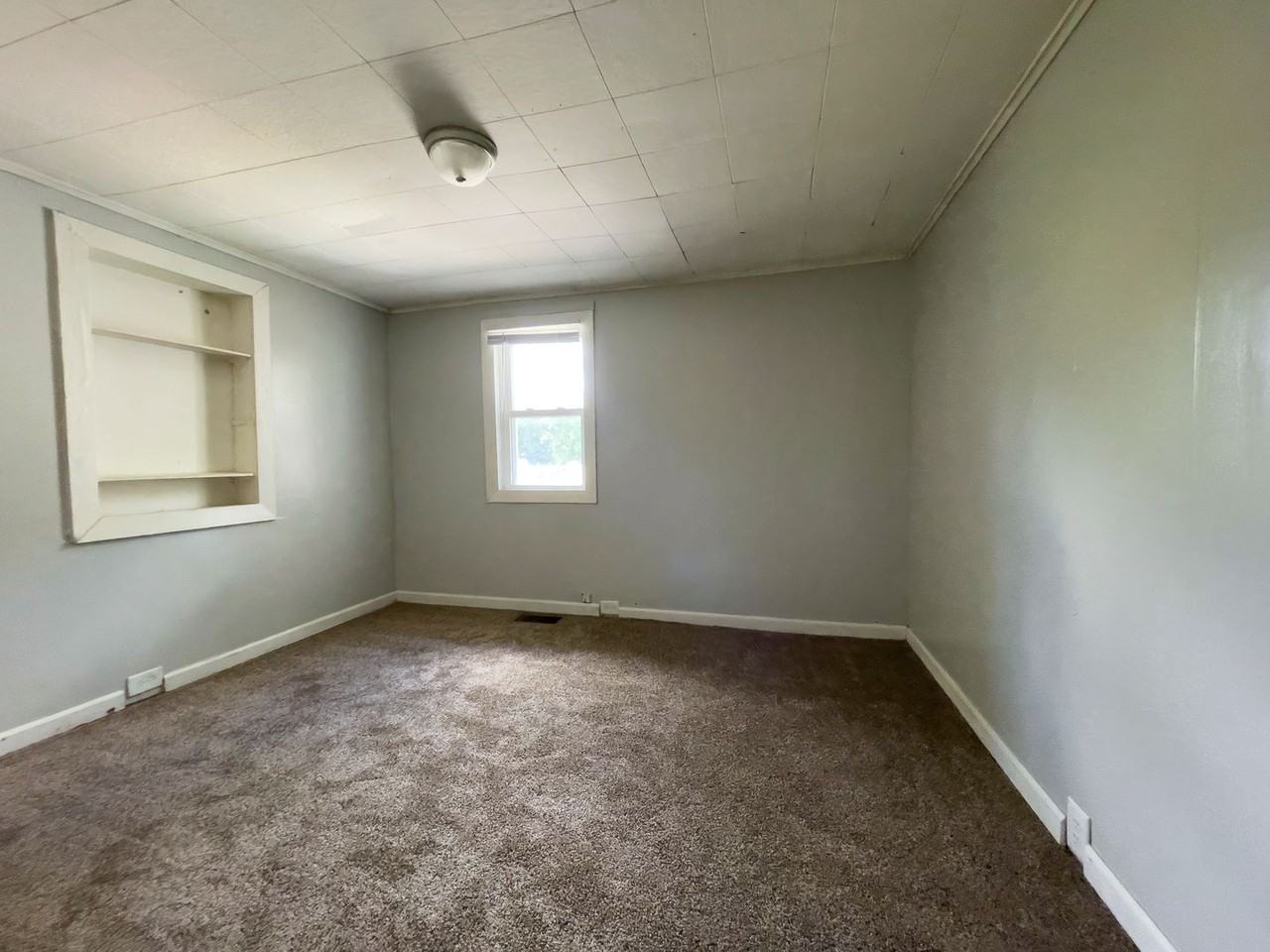 219 N Claypool Rd - Photo 6 of 12