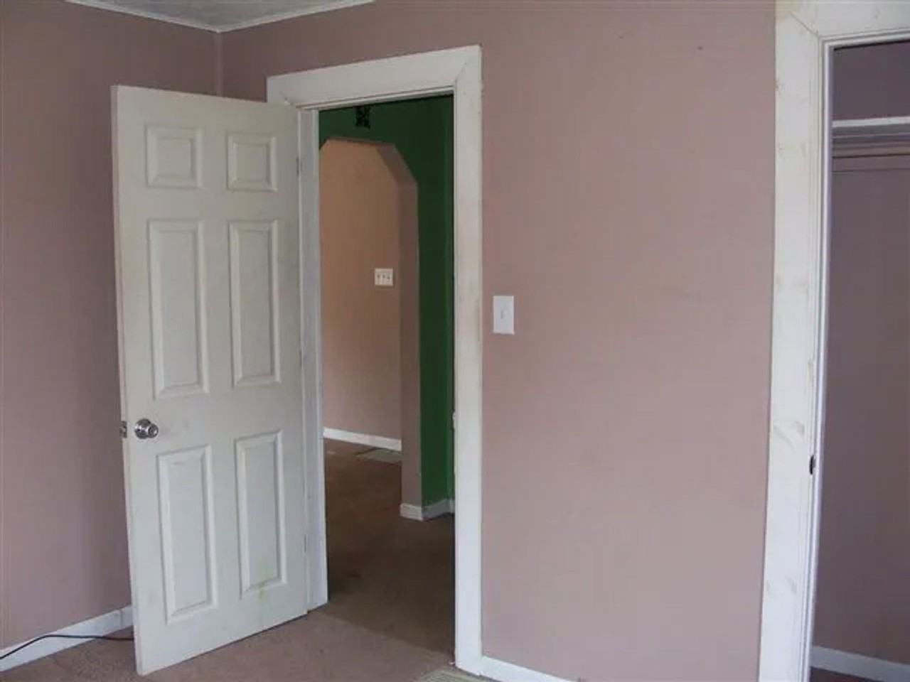 2004 S Rosemont Ave - Photo 3 of 7