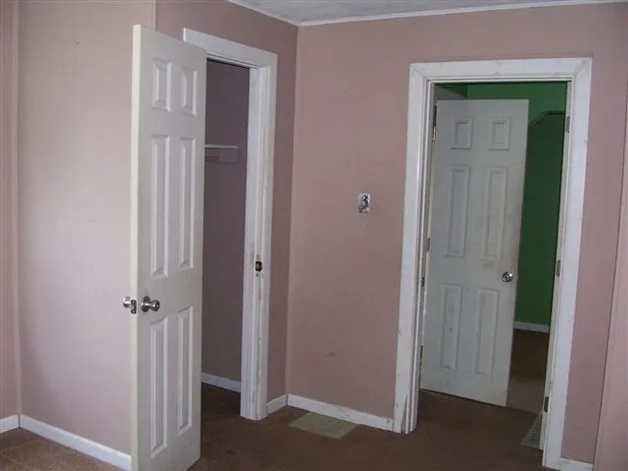 2004 S Rosemont Ave - Photo 4 of 7