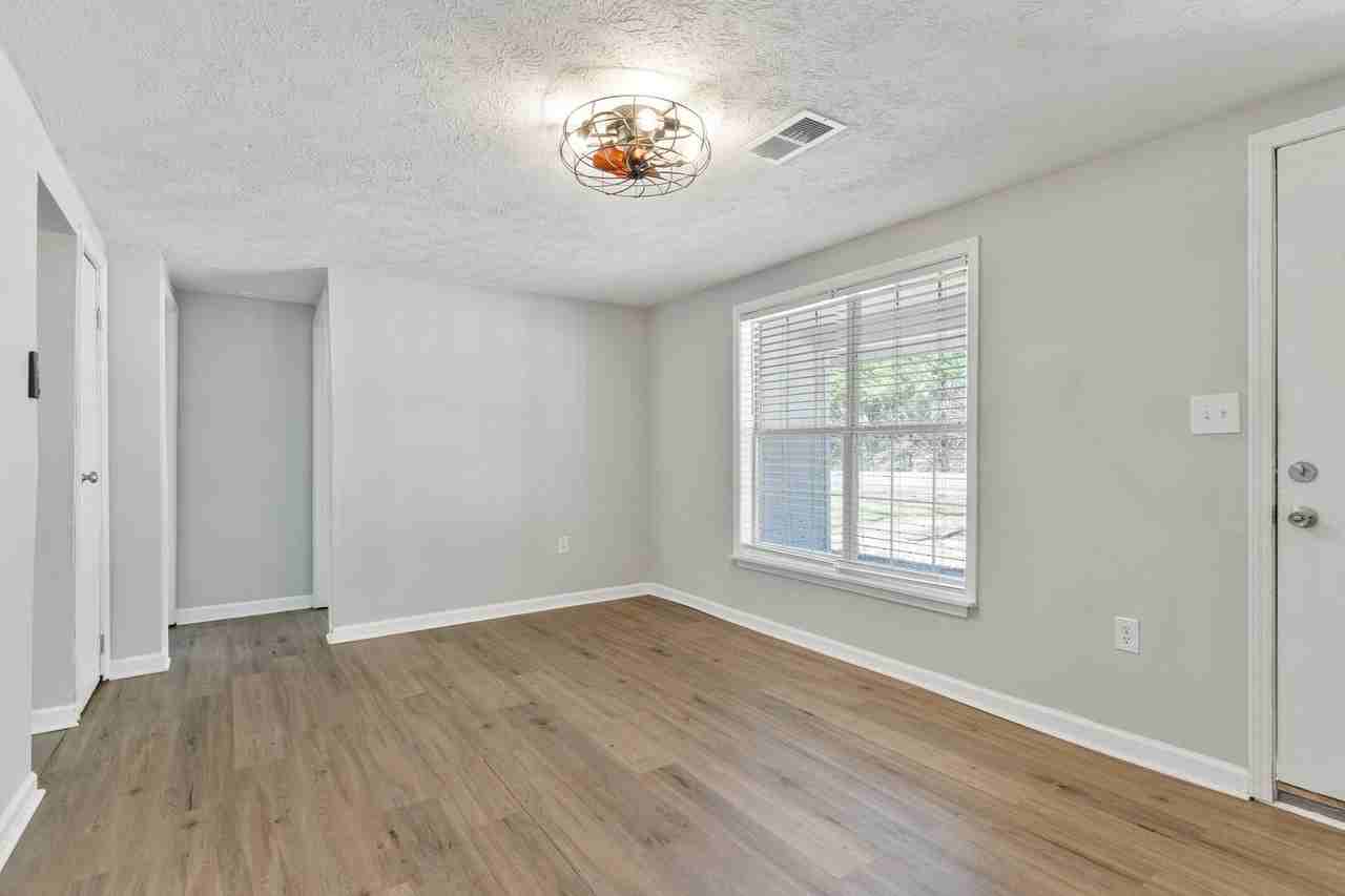 1216 Old Ridge Rd E - Photo 3 of 50