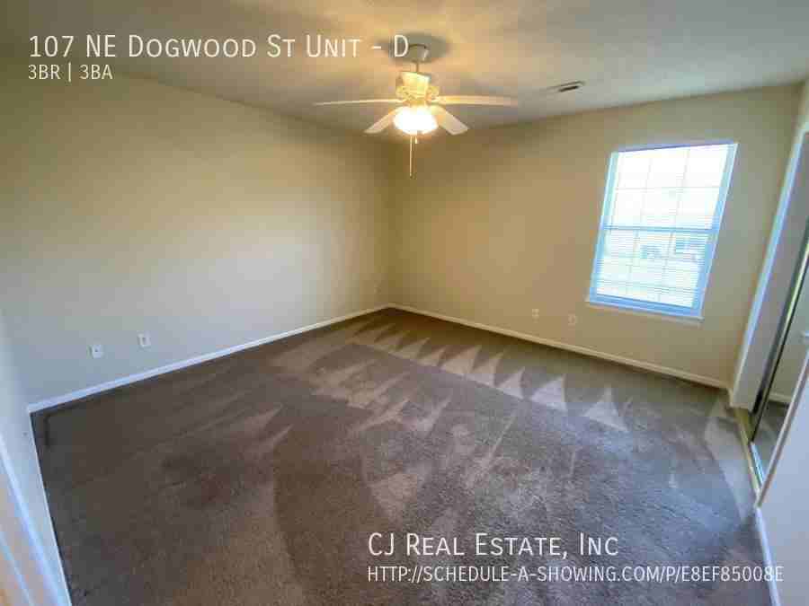 107 Ne Dogwood St #D - Photo 5 of 11