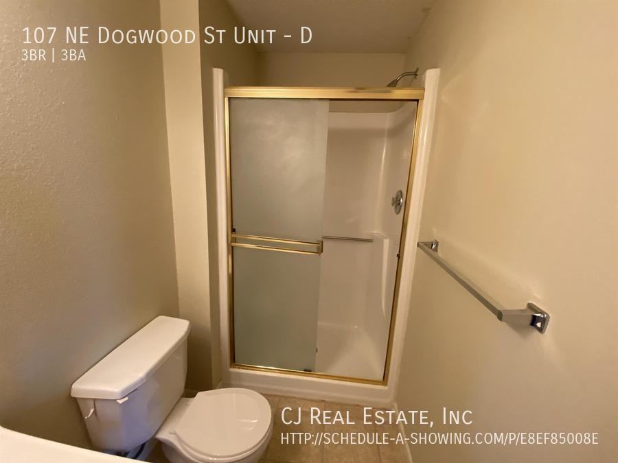 107 Ne Dogwood St #D - Photo 7 of 11