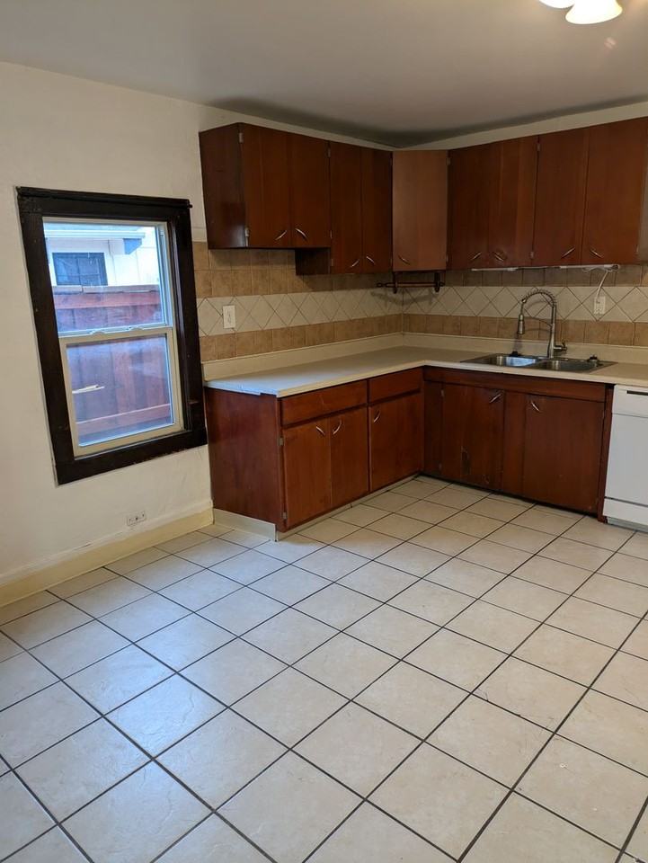 612 9th St - Photo 3 of 10