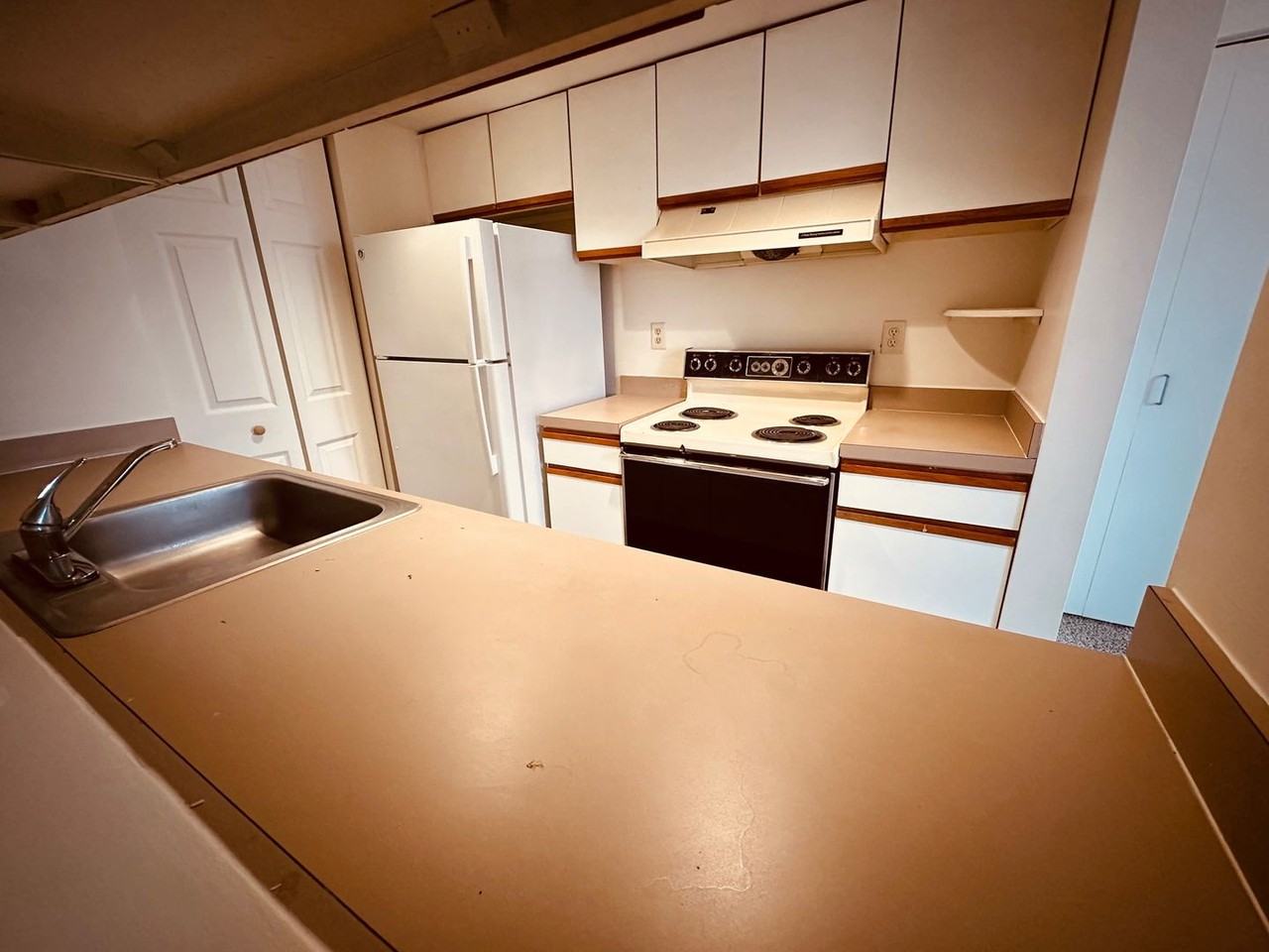 100 S George St #303 - Photo 2 of 9