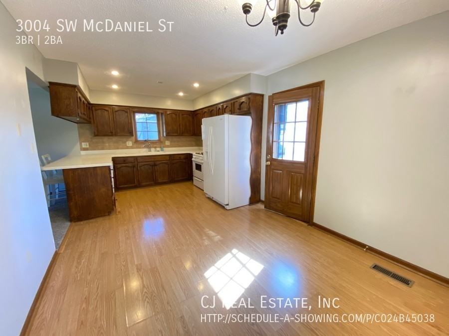 3004 Sw Mcdaniels St - Photo 3 of 11
