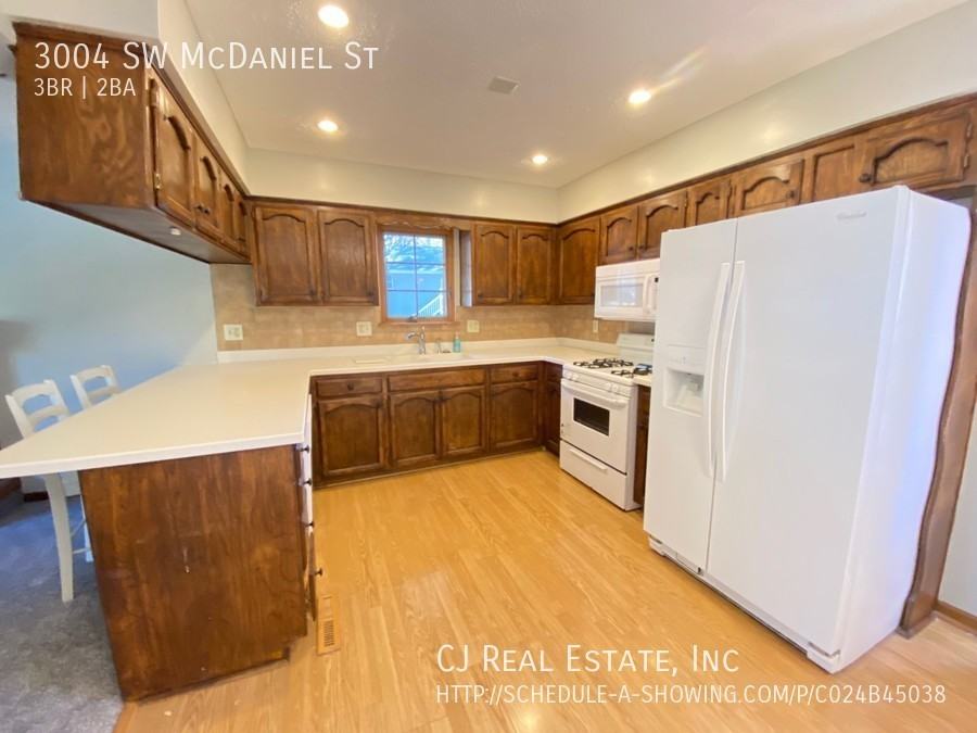 3004 Sw Mcdaniels St - Photo 4 of 11