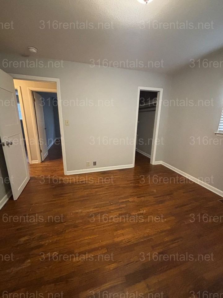 1608 Edgemoor St - Photo 6 of 22