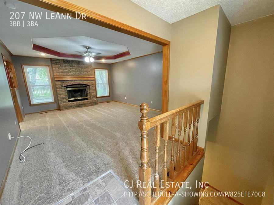 207 Nw Leann Dr - Photo 2 of 11