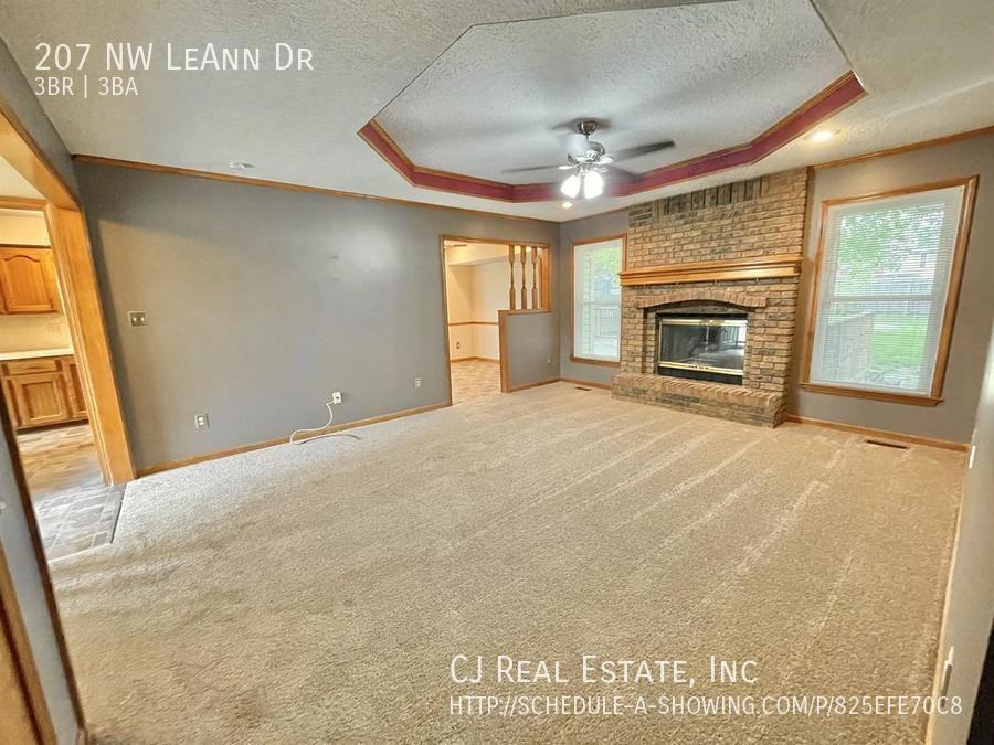 207 Nw Leann Dr - Photo 3 of 11