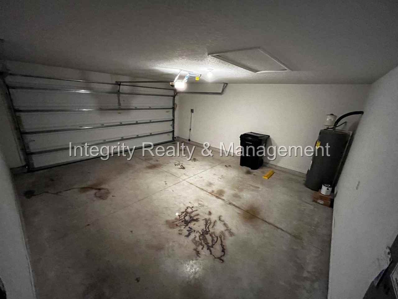 858 Glendale Ln - Photo 6 of 18