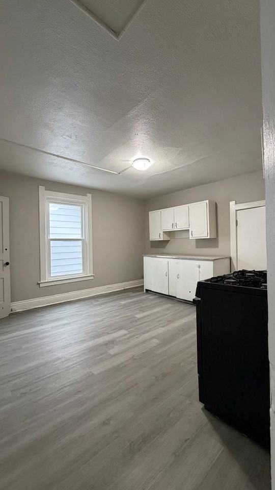 417 Utah St - Photo 3 of 7