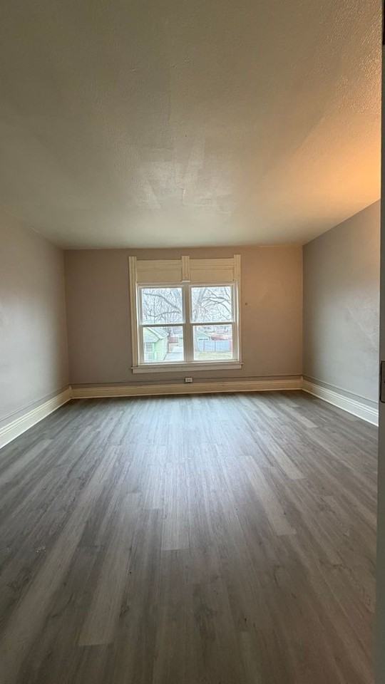 417 Utah St - Photo 4 of 7