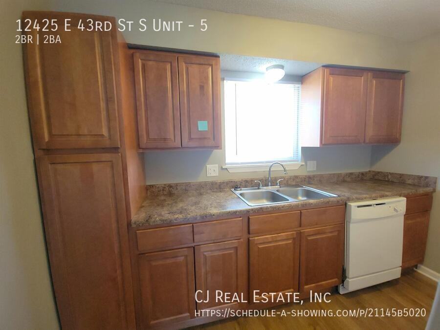 12425 E 43rd St S #5 - Photo 5 of 11