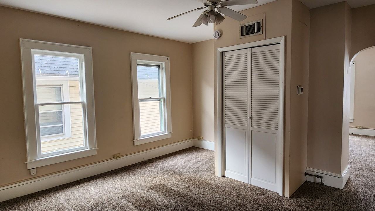 123 1/2 Fulton St - Photo 4 of 15