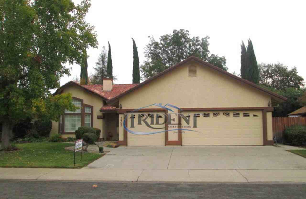 1902 Autumnwood Dr - Photo 2 of 26