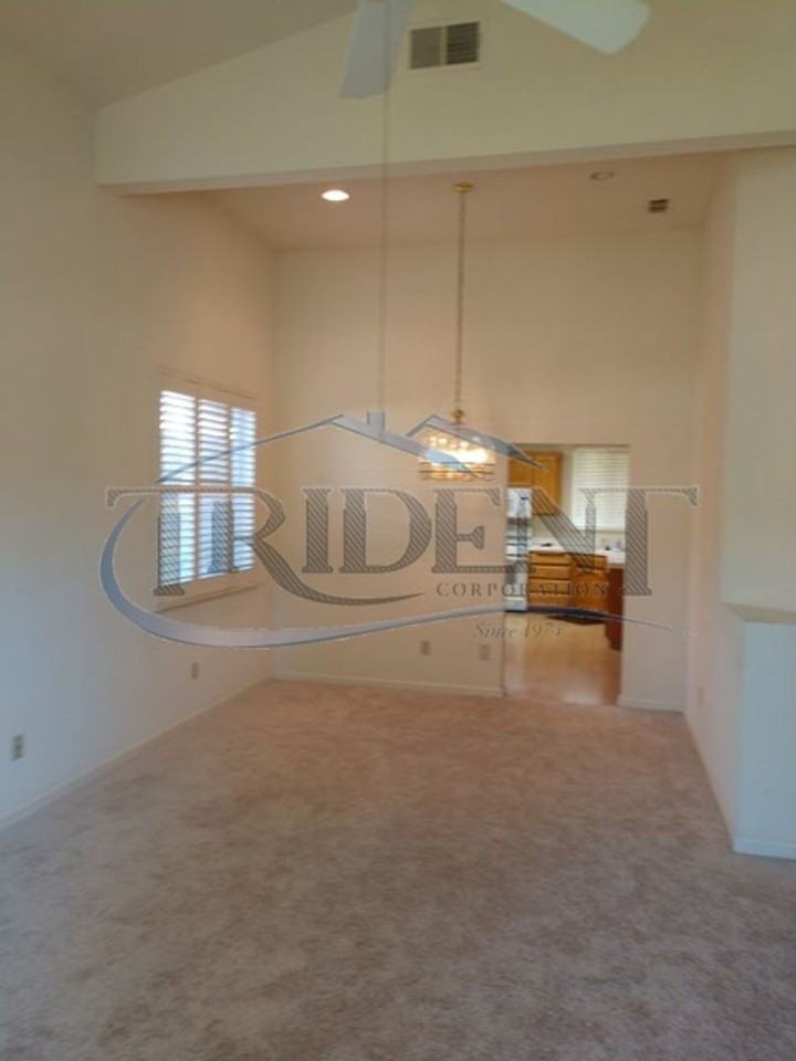 1902 Autumnwood Dr - Photo 3 of 26