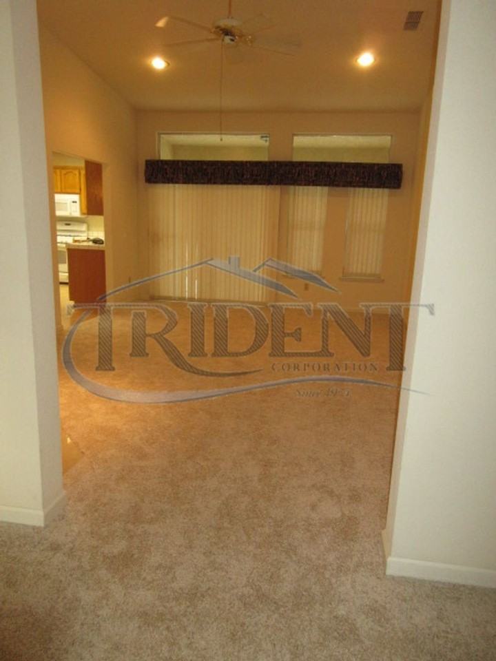 1902 Autumnwood Dr - Photo 7 of 26